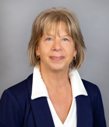 Photo of Bearingstar team member Julie Richards